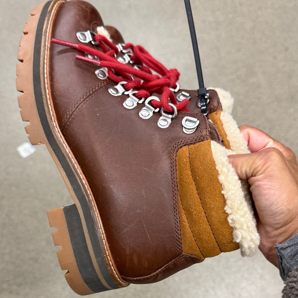 Clark’s Women’s Brown Leather Winter Hiker Boots with Shearling Collar